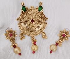 Pendent set